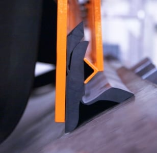 apron_seal_double_MOXIETHUMB_750 apron_seal_double_MOXIETHUMB_750